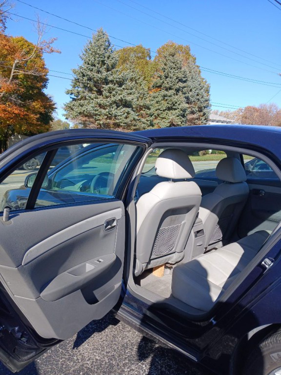 2010 Chevrolet Malibu Image 8