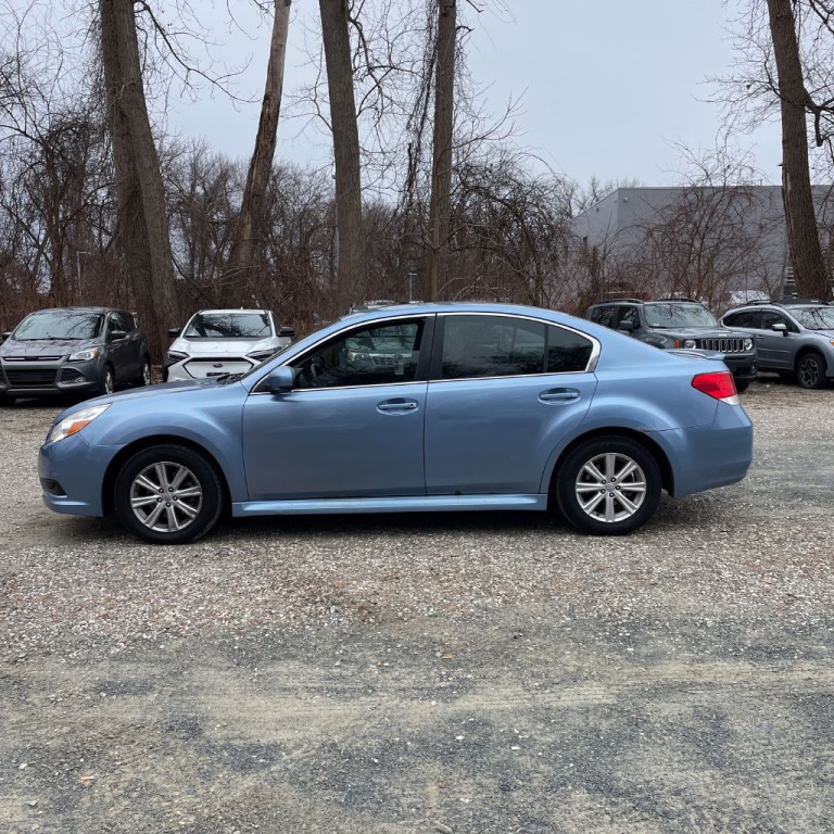 2012 Subaru Legacy Image 2