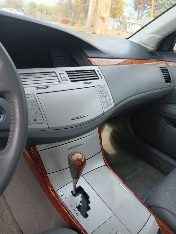 2006 Toyota Avalon Image 16