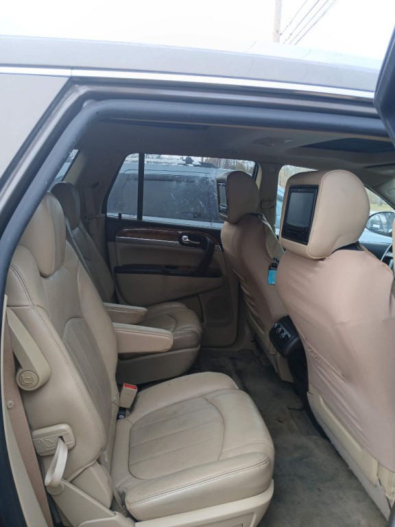 2010 Buick Enclave Image 8