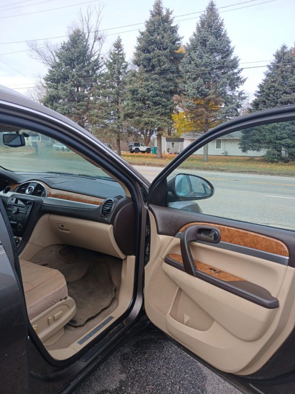 2010 Buick Enclave Image 9