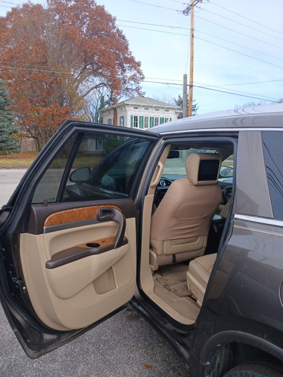 2010 Buick Enclave Image 11