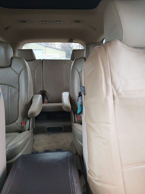2010 Buick Enclave Image 17
