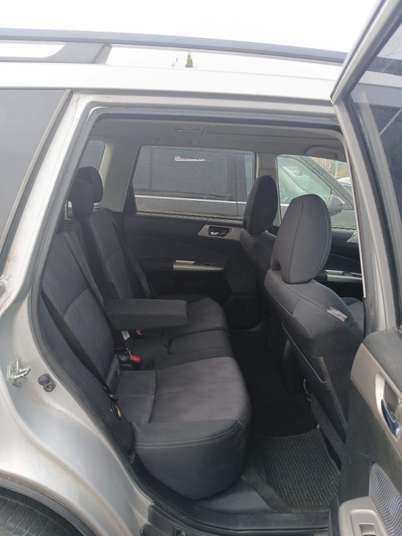 2010 Subaru Forester Image 10