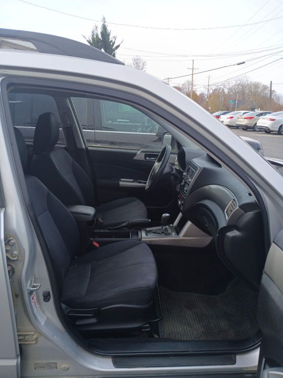 2010 Subaru Forester Image 13