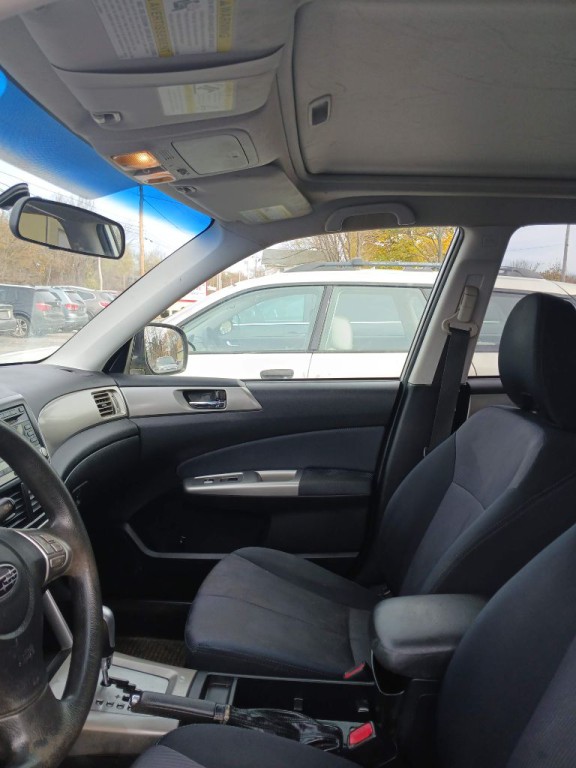 2010 Subaru Forester Image 16