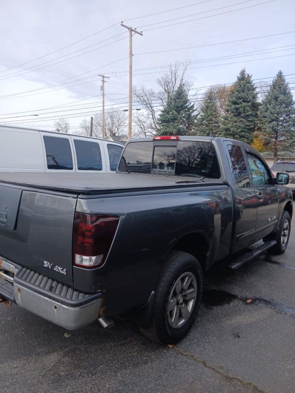2011 Nissan Titan Image 4