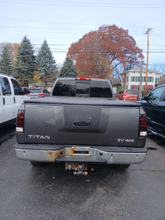 2011 Nissan Titan Image 4
