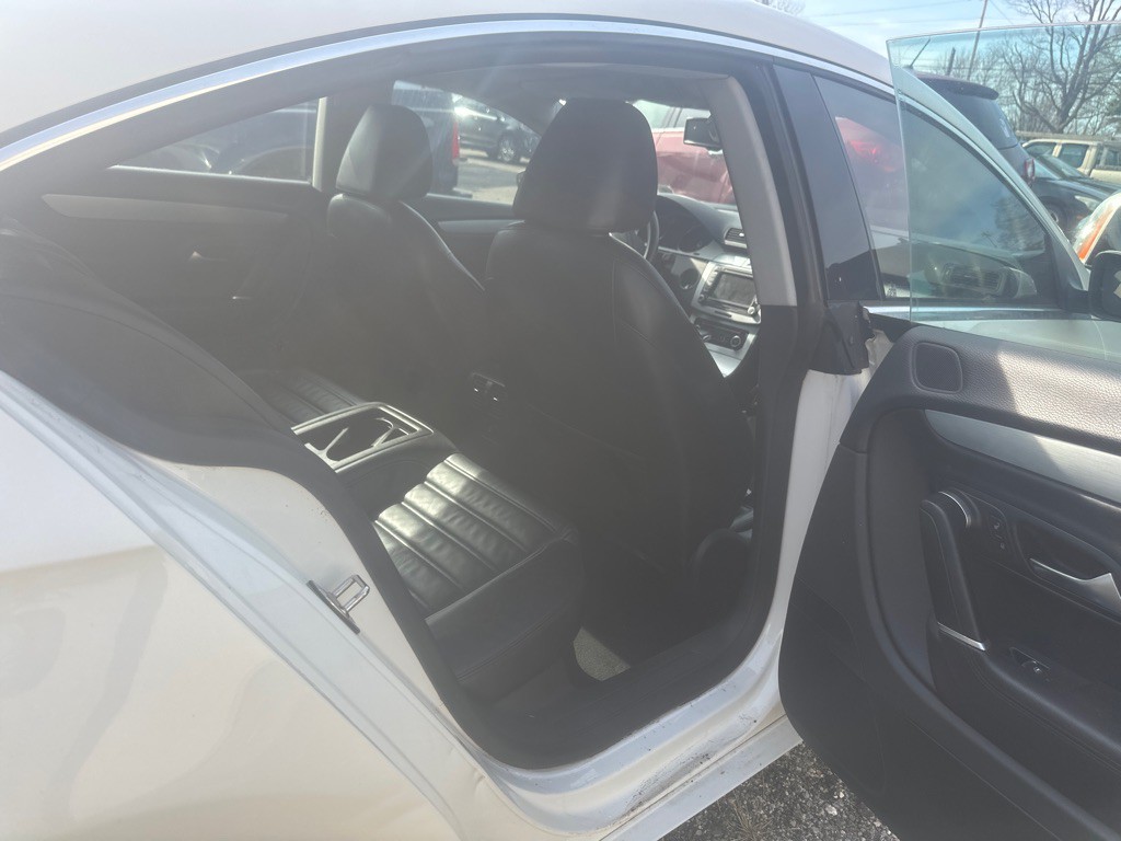 2010 Volkswagen CC Image 9