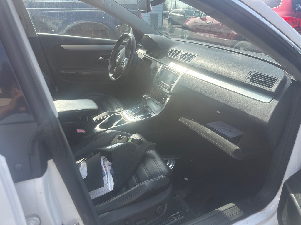 2010 Volkswagen CC Image 10