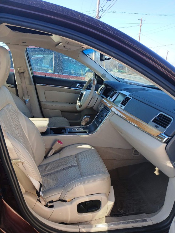 2009 Lincoln MKS Image 10