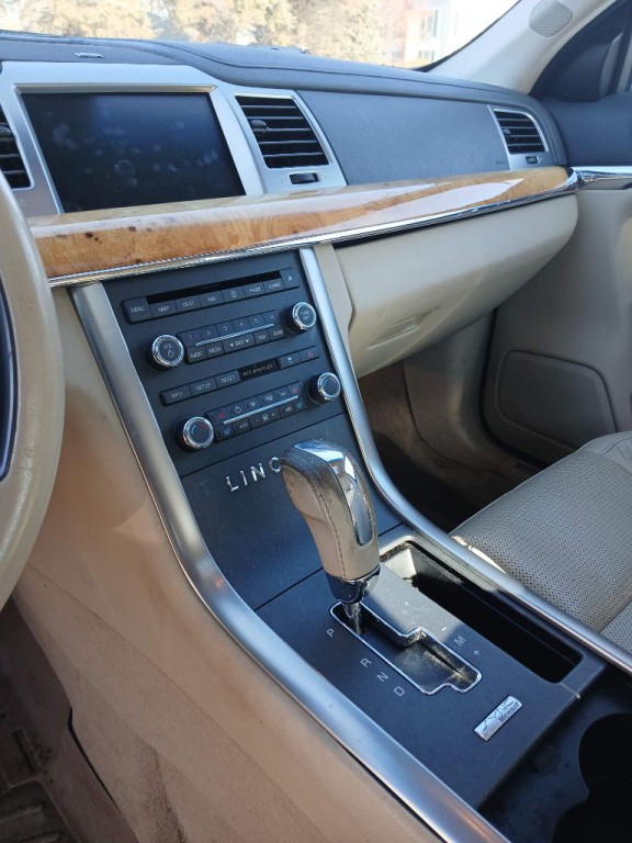 2009 Lincoln MKS Image 17