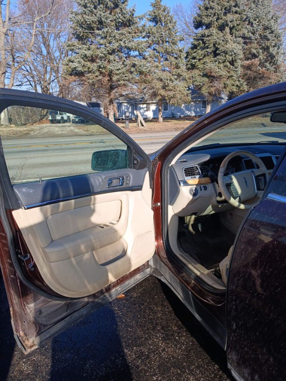 2009 Lincoln MKS Image 30