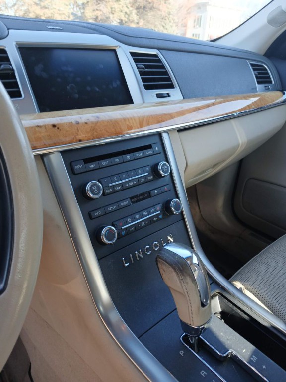 2009 Lincoln MKS Image 33