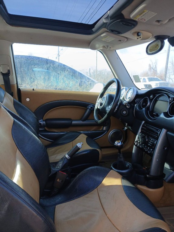 2004 MINI Cooper Image 10