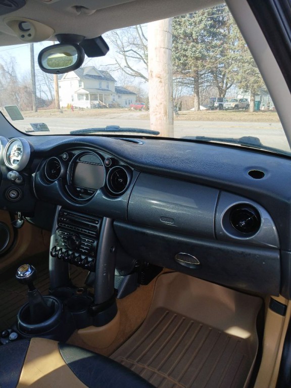 2004 MINI Cooper Image 11