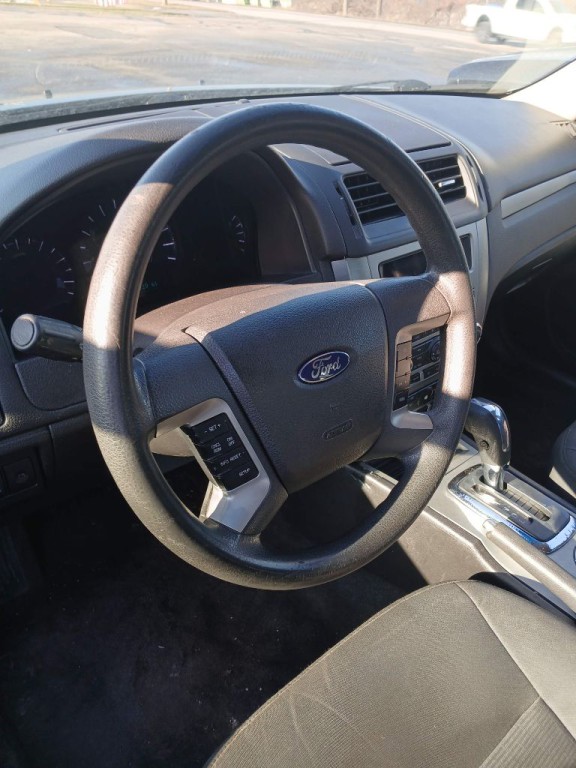 2011 Ford Fusion Image 16