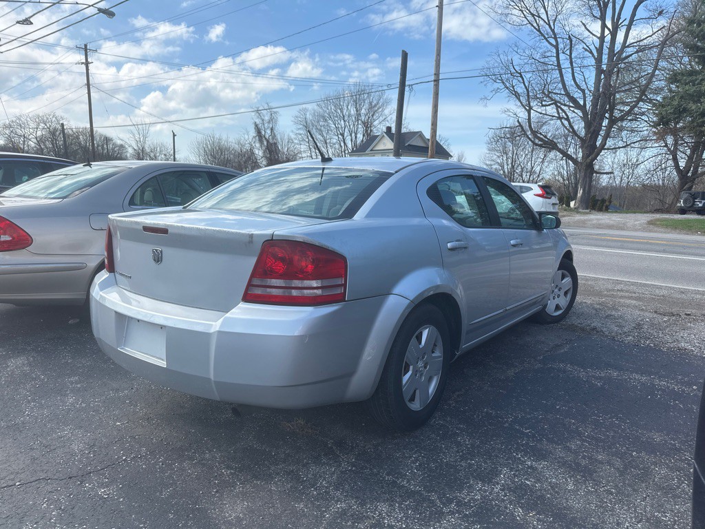 2011 Dodge Avenger Image 4