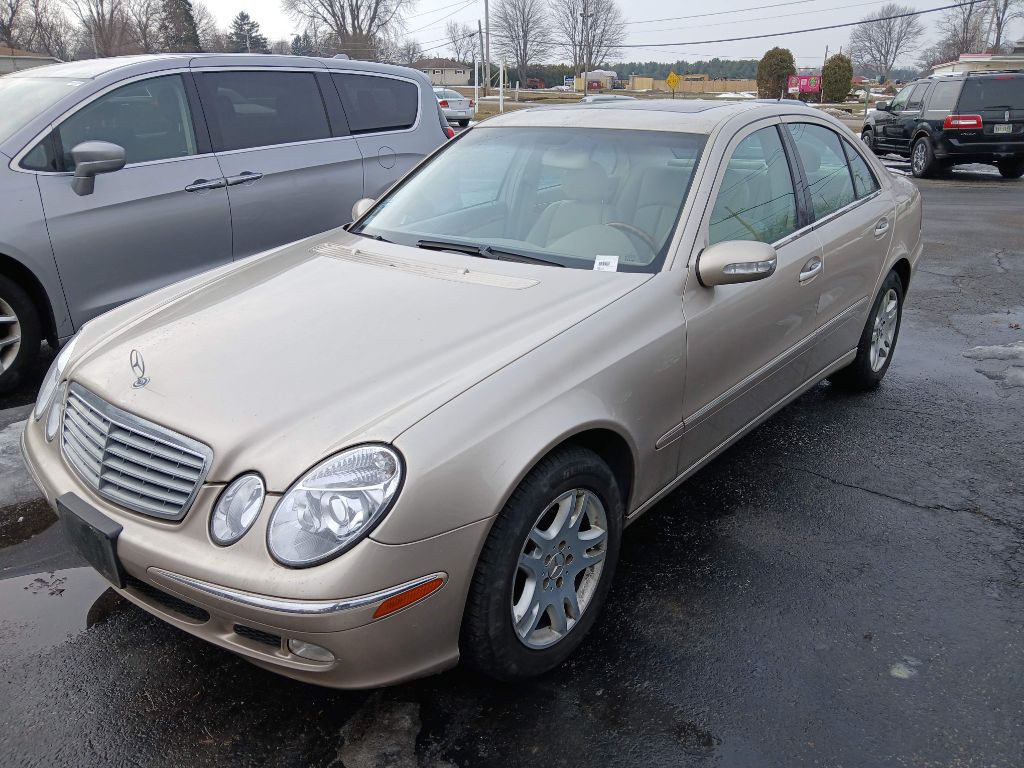 2004 Mercedes-Benz E-Class Image 2
