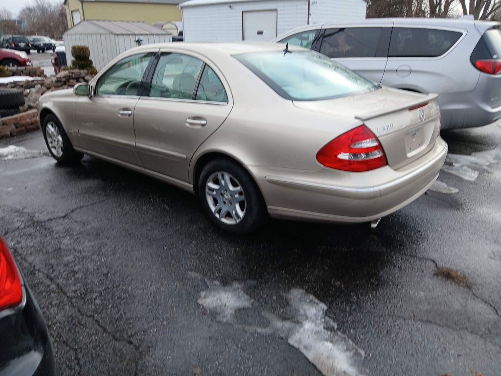 2004 Mercedes-Benz E-Class Image 3