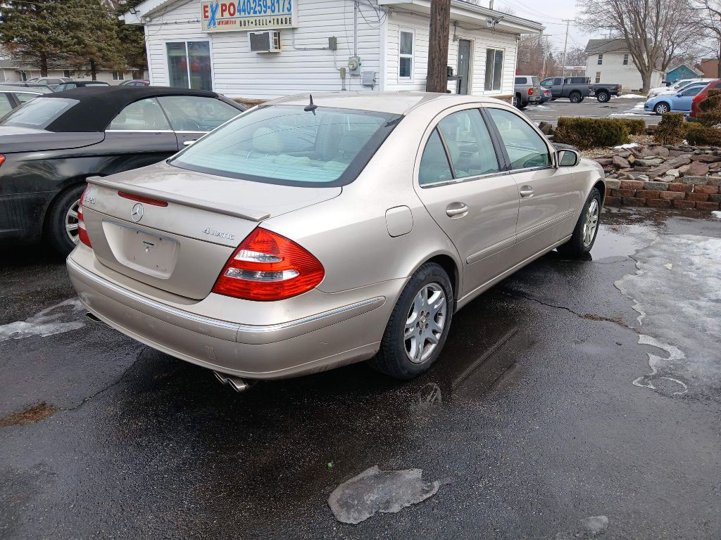 2004 Mercedes-Benz E-Class Image 5