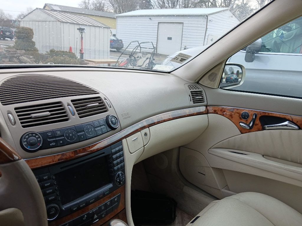2004 Mercedes-Benz E-Class Image 10