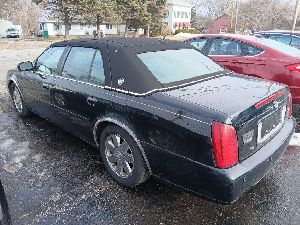 2005 Cadillac DeVille Image 1