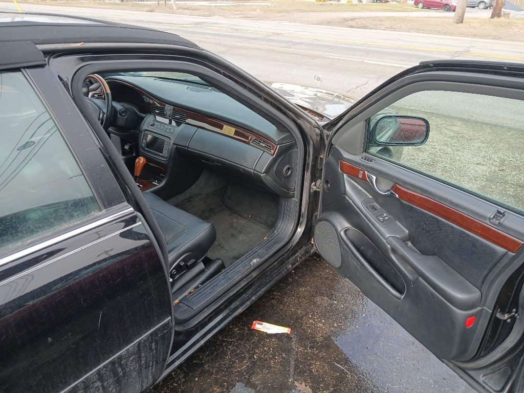 2005 Cadillac DeVille Image 4