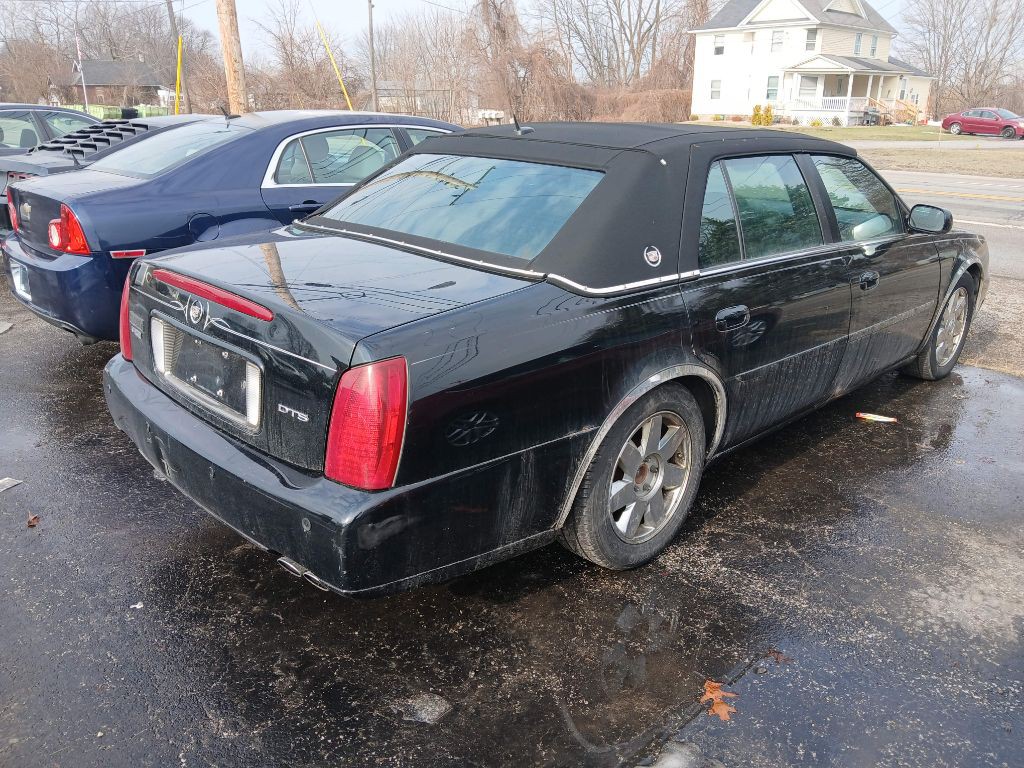 2005 Cadillac DeVille Image 6