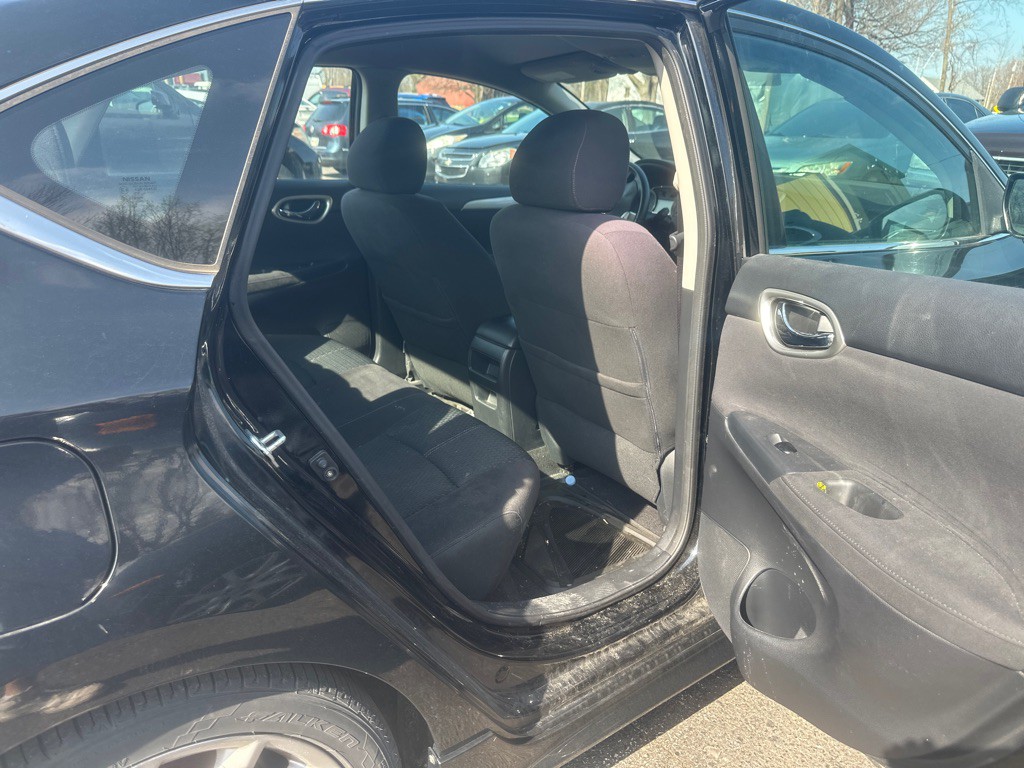2013 Nissan Sentra Image 9