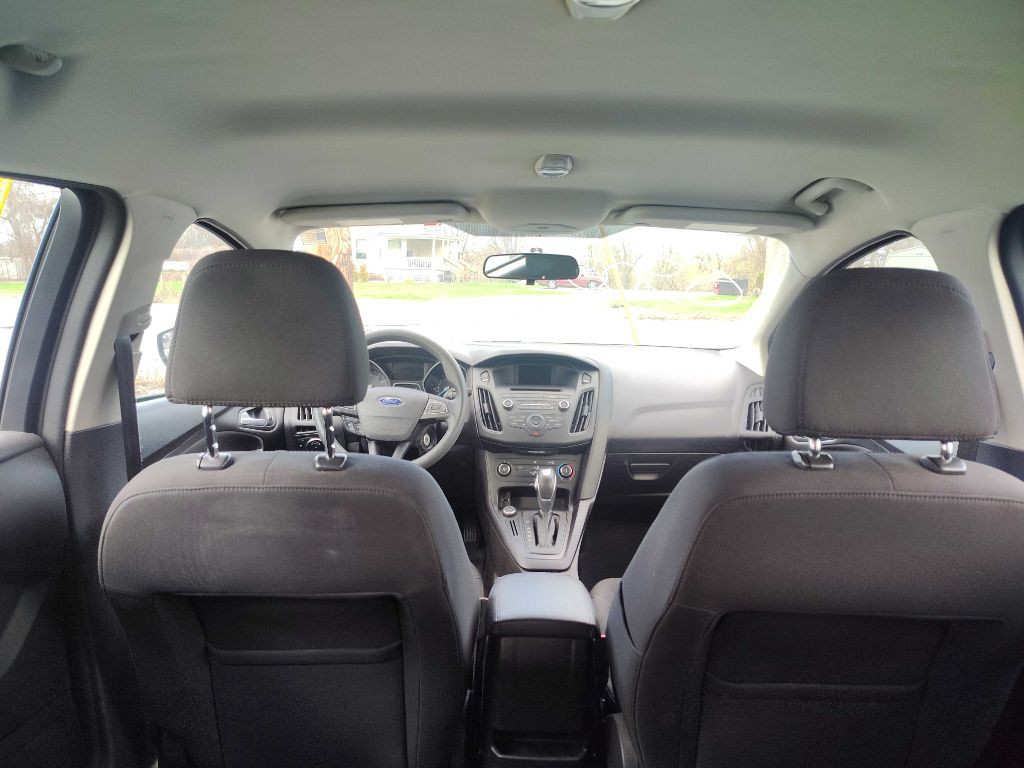 2016 Ford Focus Image 8