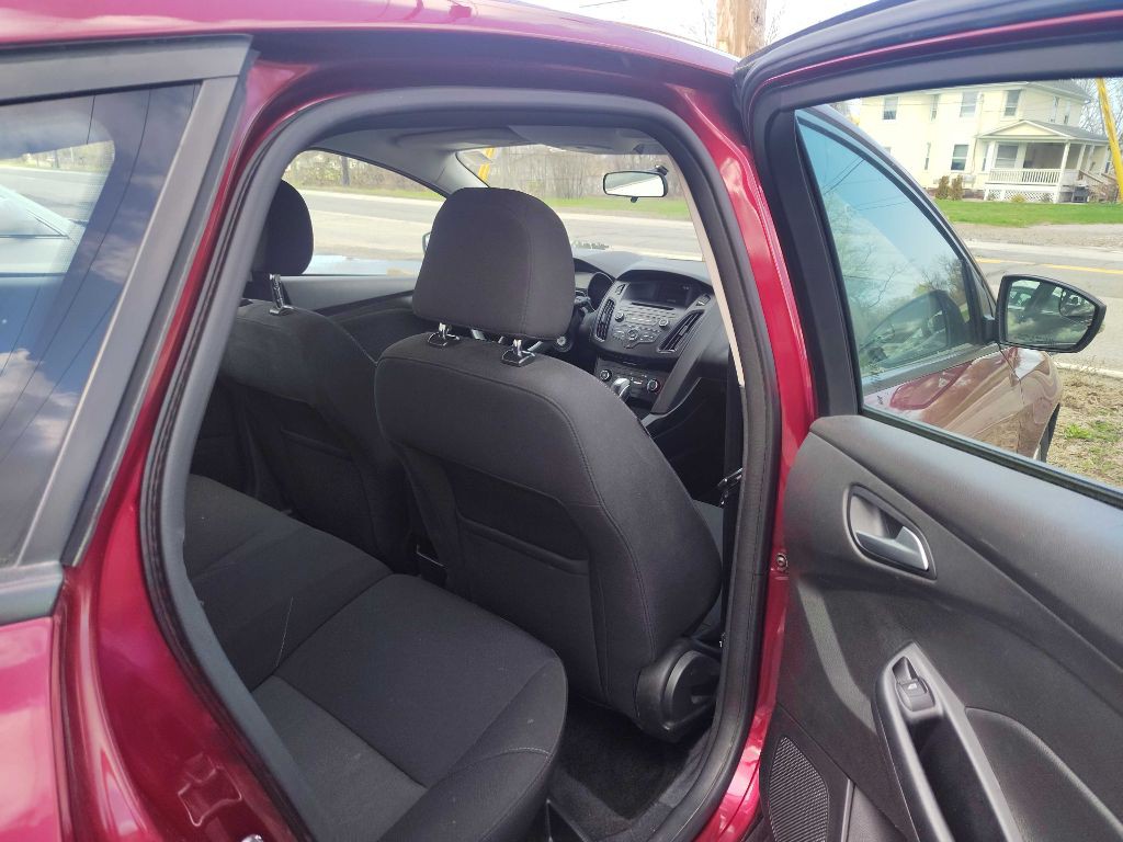 2016 Ford Focus Image 10