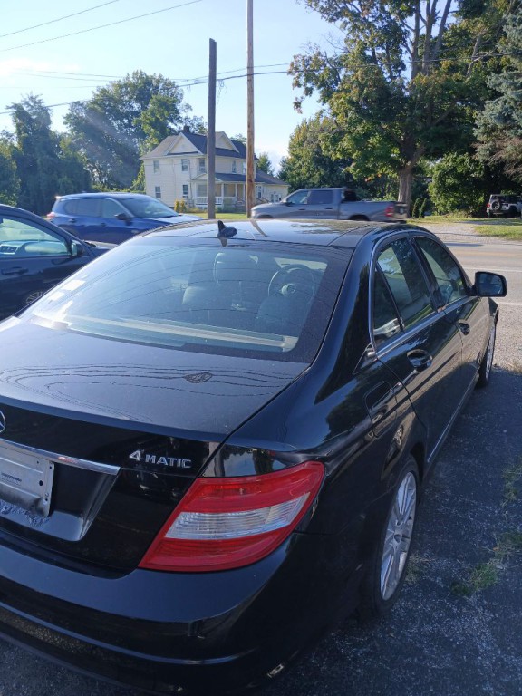 2009 Mercedes-Benz C-Class Image 1