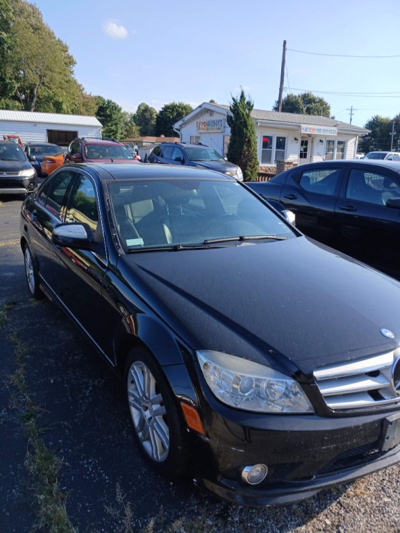 2009 Mercedes-Benz C-Class Image 2