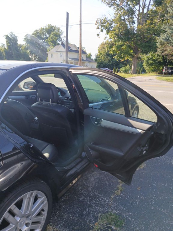 2009 Mercedes-Benz C-Class Image 8