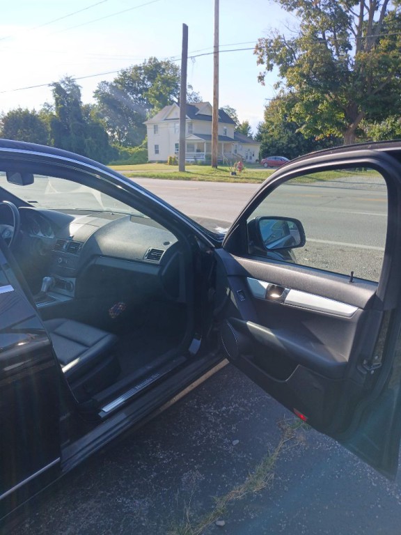 2009 Mercedes-Benz C-Class Image 10