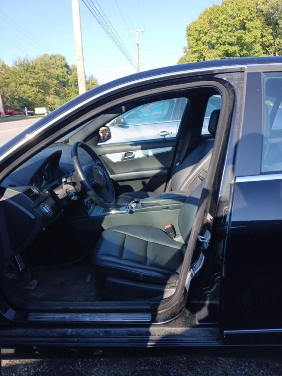 2009 Mercedes-Benz C-Class Image 12