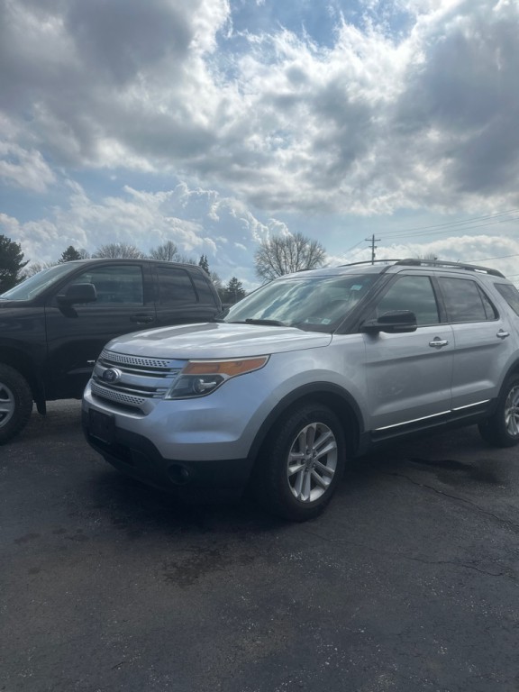 2011 Ford Explorer Image 1