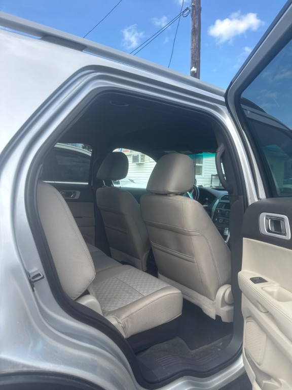 2011 Ford Explorer Image 8