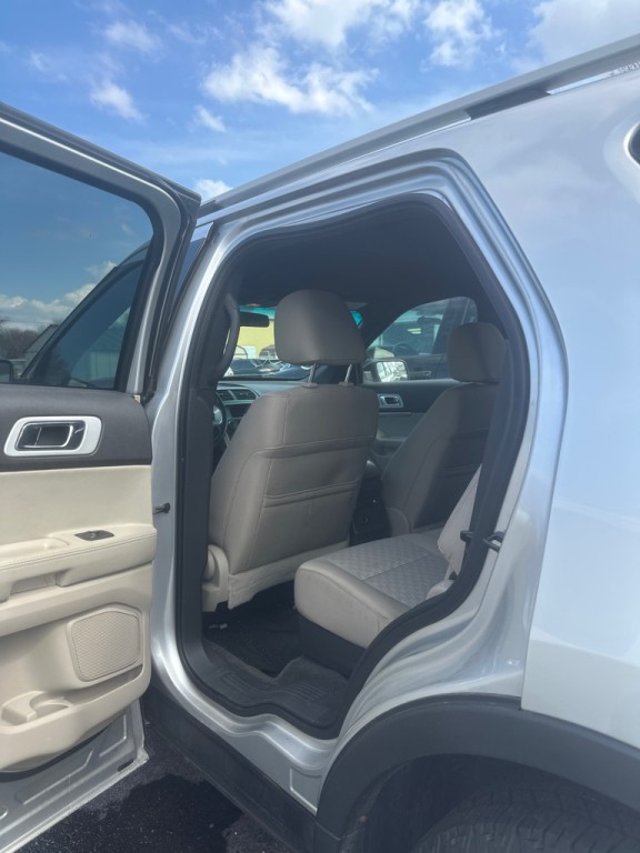 2011 Ford Explorer Image 9