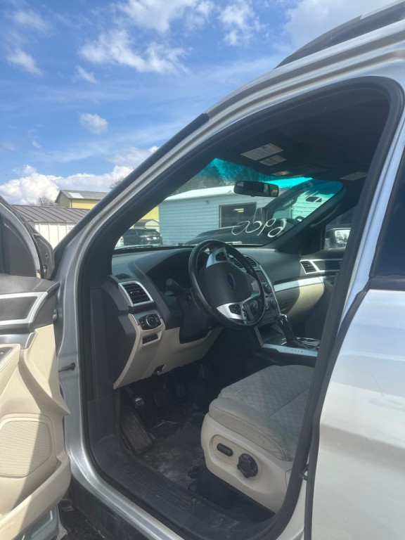 2011 Ford Explorer Image 10