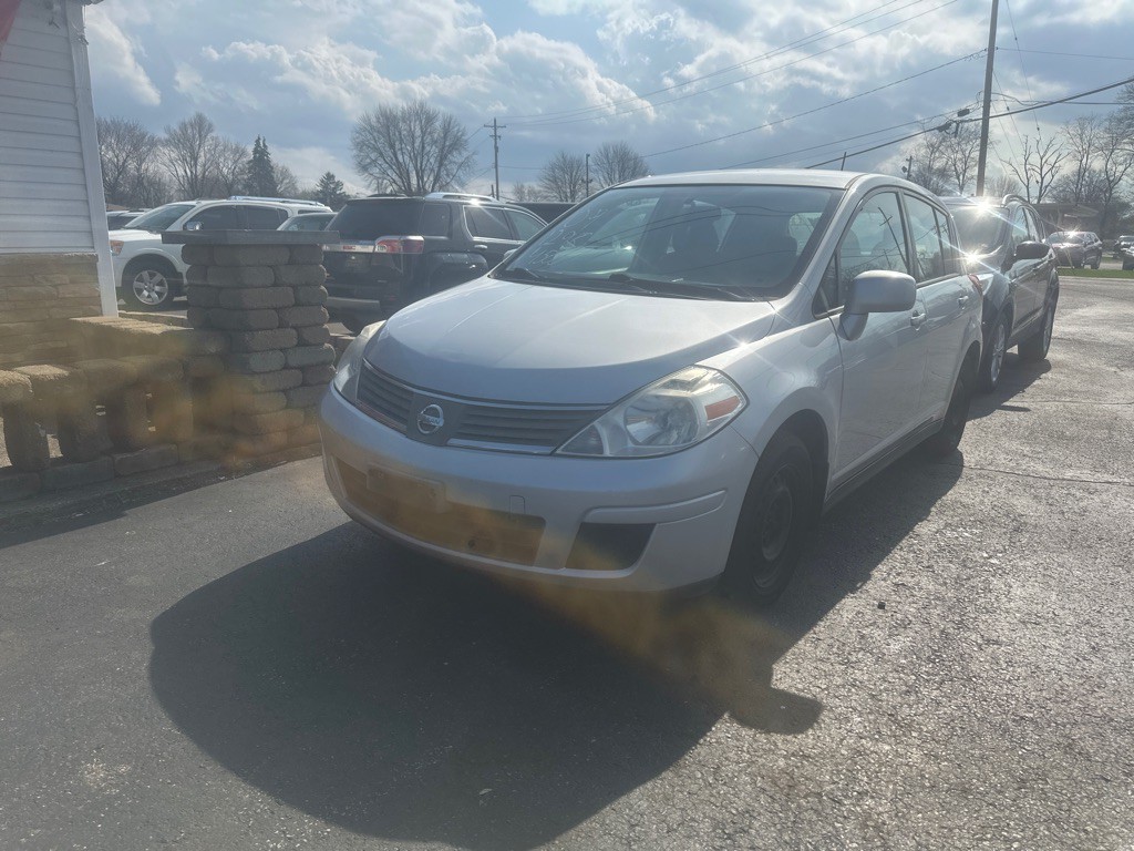 2009 Nissan Versa Image 1