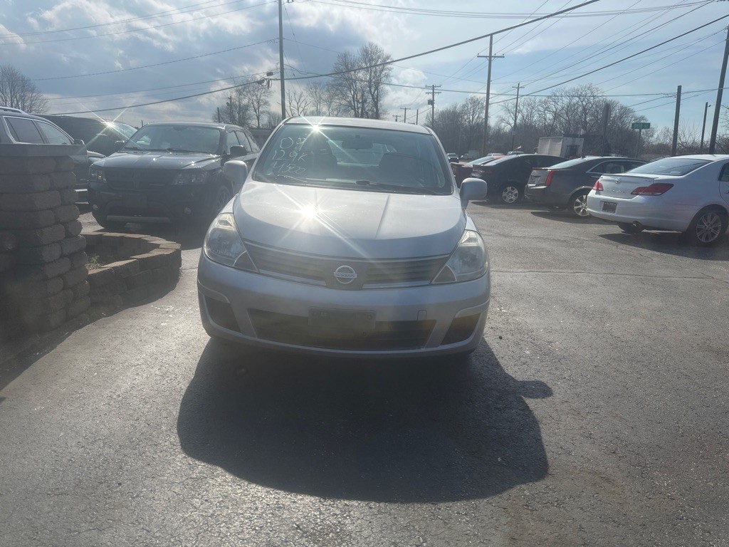 2009 Nissan Versa Image 2