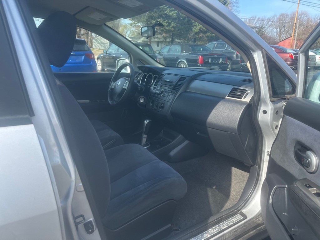 2009 Nissan Versa Image 10