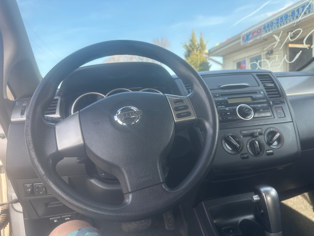 2009 Nissan Versa Image 11