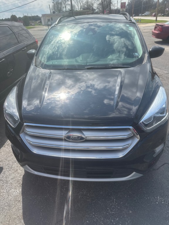 2019 Ford Escape Image 2