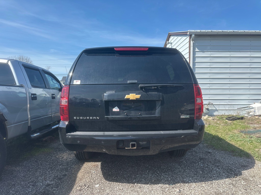 2012 Chevrolet Suburban Image 5