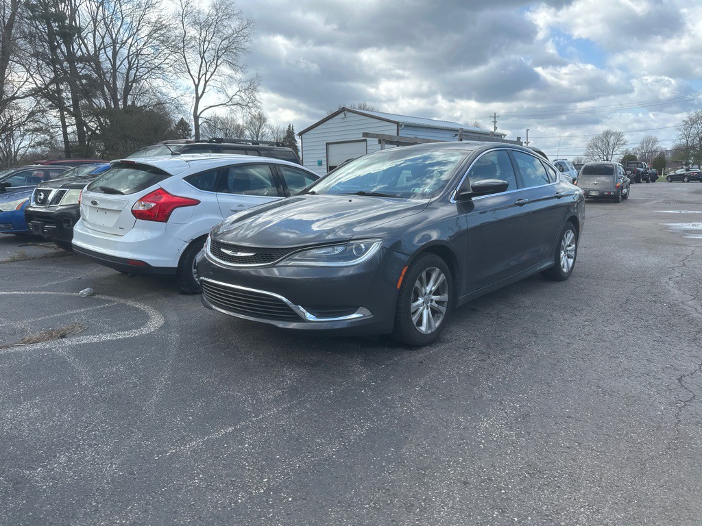 2016 Chrysler 200 Image 1