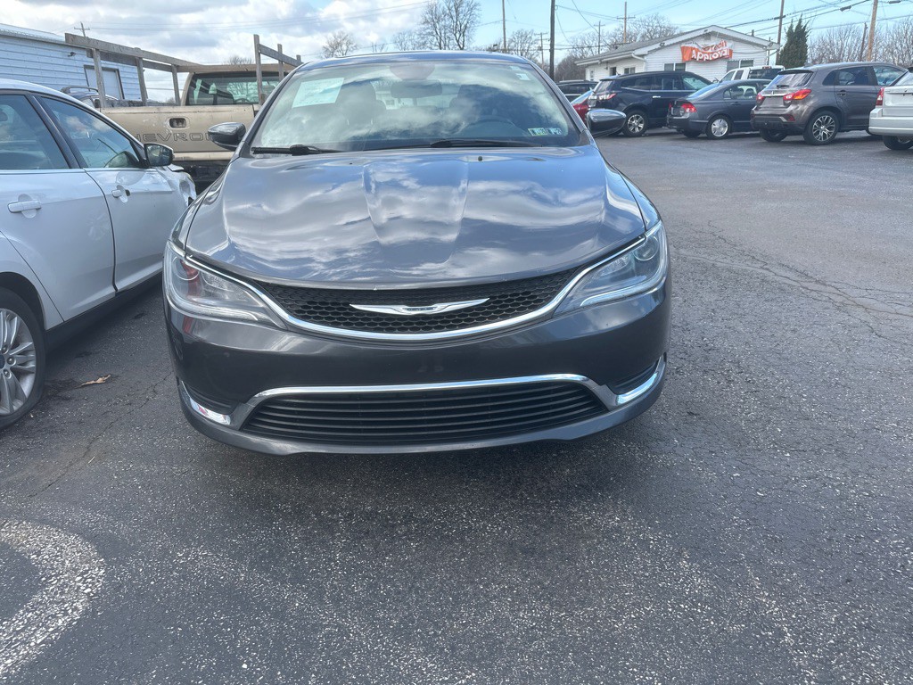 2016 Chrysler 200 Image 2