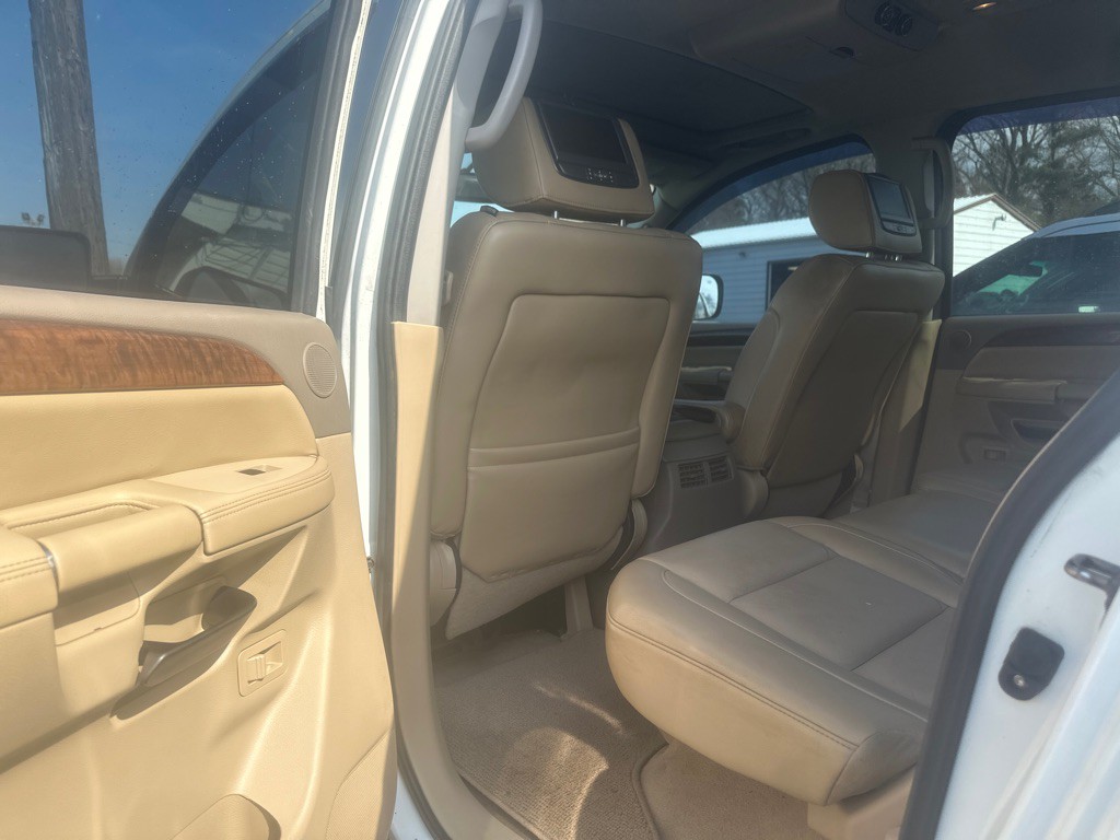 2013 Nissan Armada Image 8